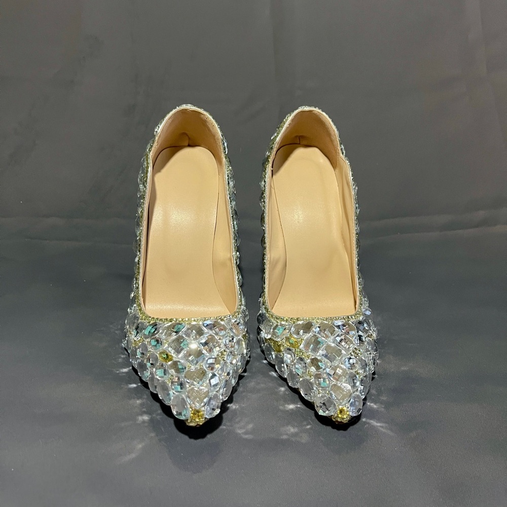 Elegant Crystal Embellished Women's Heels Size 37 (US 6.5) (MINOR CHIP)